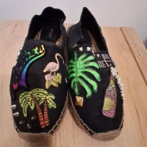 Marc Jacobs Embroidered Canvas Espadrilles Size 8