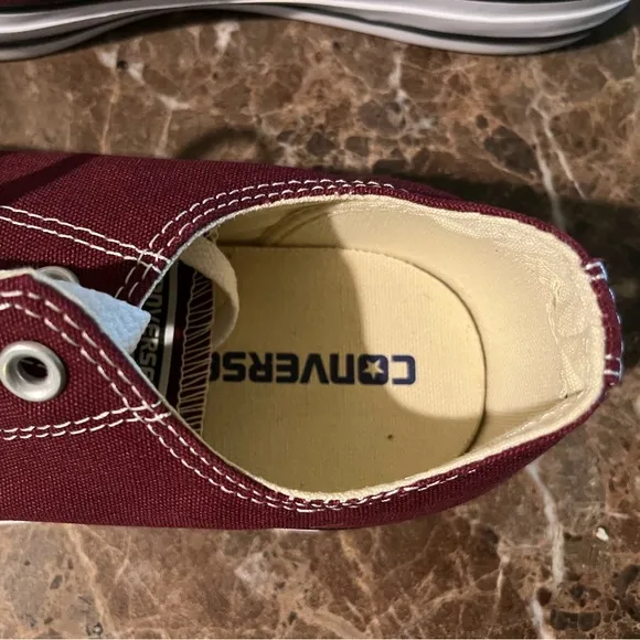 Maroon All-Star Converse men’s Low-Top Sneakers 9M /11W