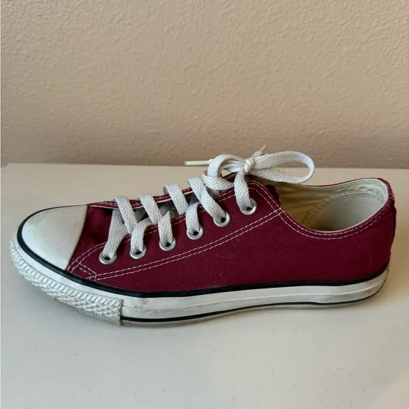Maroon Low Top Converse Sneakers - 6 Men’s / 8 Women’s