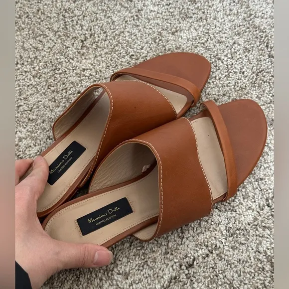 Massimo Dutti leather slip on sandals