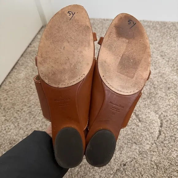 Massimo Dutti leather slip on sandals