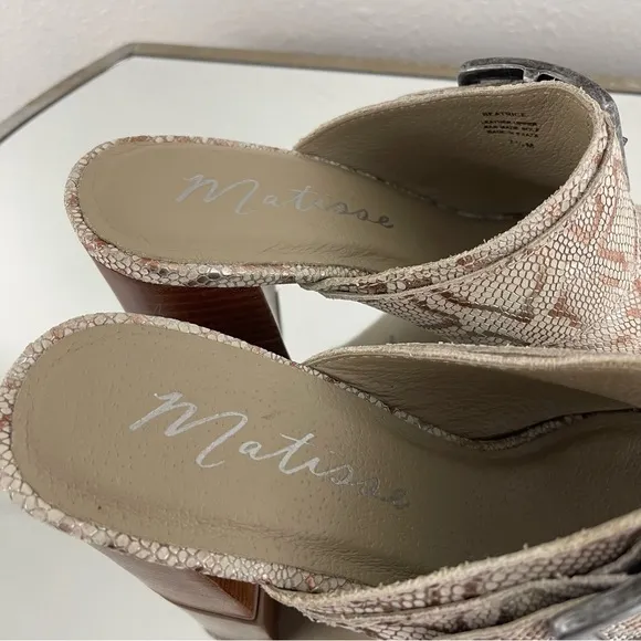 MATISSE Creme Tan Leather Beatrice Snakeskin Print Buckle Slip On Mule Sandals