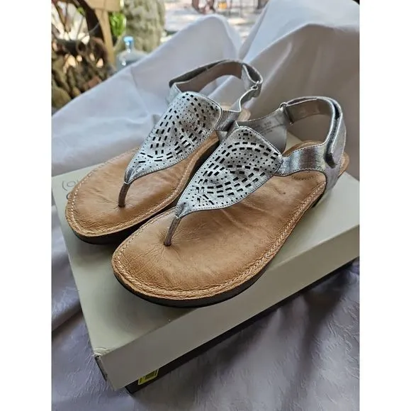 Me Too SILVER LEATHER Sandals &quot;Cicely&quot; Soho Metallic w/Ankle Strap 8.5 NEW‎