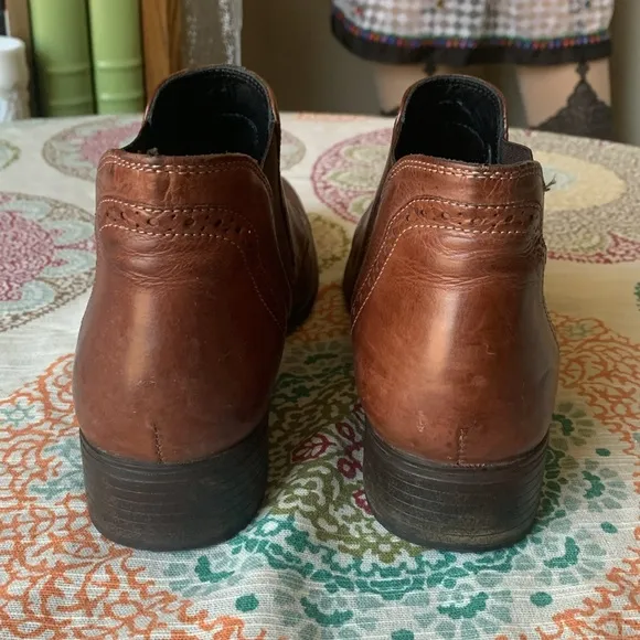 Memphisto Women’s Chelsea Boots  7 EUC