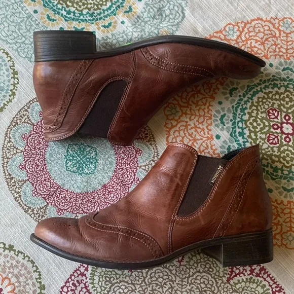 Memphisto Women’s Chelsea Boots  7 EUC