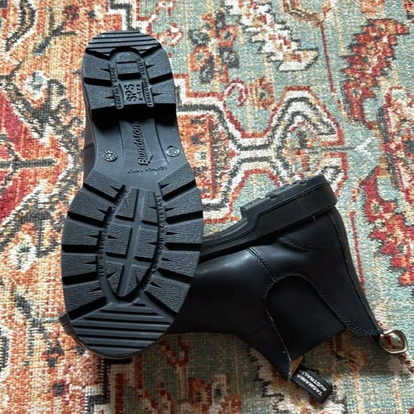 Men’s Blundstone boots - Original Chelsea - Worn less than 5 times.