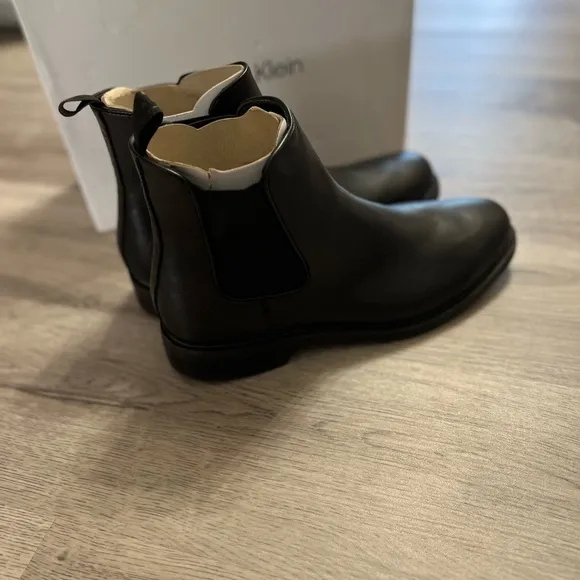 Men’s Calvin Klein Fenwick Chelsea Boots size 11.5