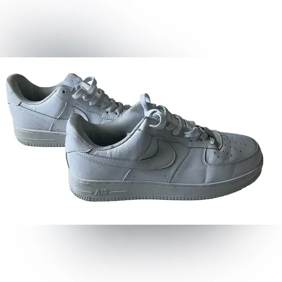 Men’s Nike Air Force 1 White Low Top Sneakers Size 10