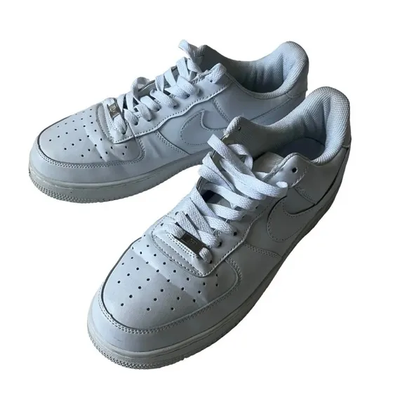 Men’s Nike Air Force 1 White Low Top Sneakers Size 10