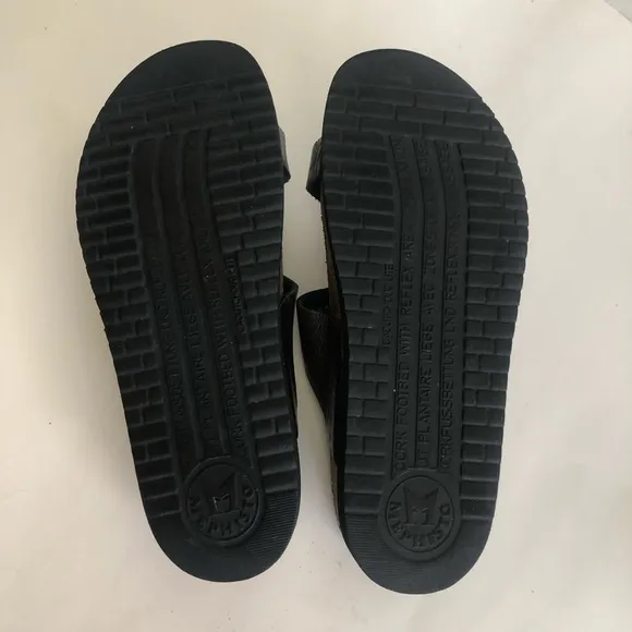 Mephisto Helen Gray Metallic Water-Repellent Leather Slip-On Thong Sandals 5/35
