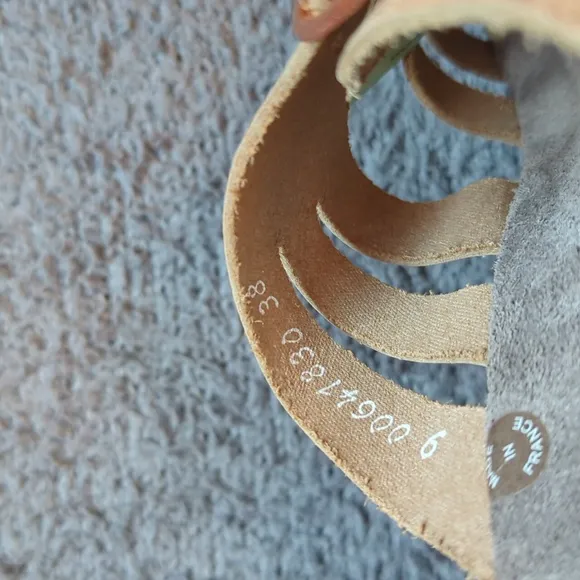 Mephisto Helisa Rose Gold Dual-Strap Cushioned Sandals