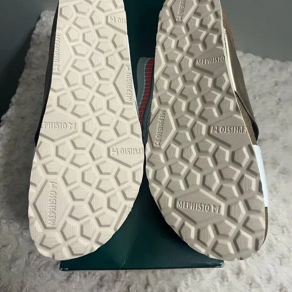 Mephisto sandals white/gold stars slip on US 10 NEW
