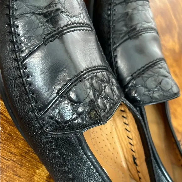 Mezlan Black Leather Loafers with Braided Design