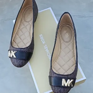 Michael Kors Ballet Flats with MK Logo and Quilted Lining