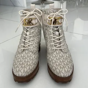 MICHAEL KORS Combat Boots! 🤍