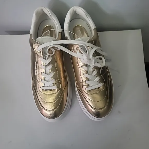 Michael Kors Hayes Metallic Leather Platform Lace Up Sneakers
