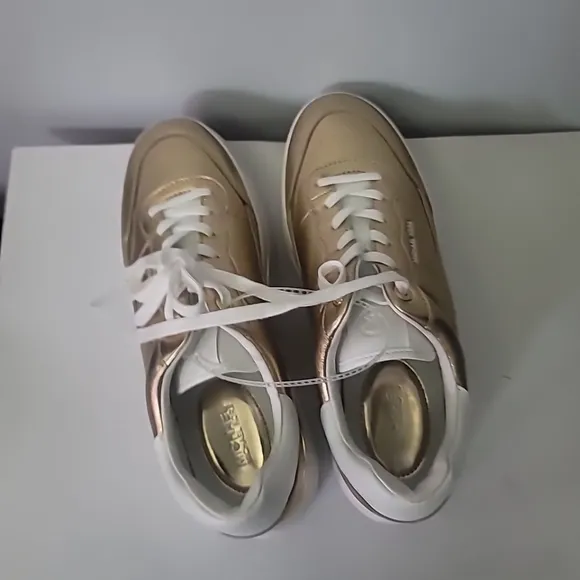 Michael Kors Hayes Metallic Leather Platform Lace Up Sneakers