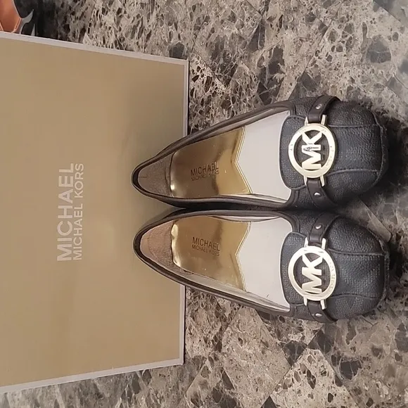 Michael Kors Monogram Flats 8.5M
