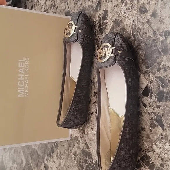 Michael Kors Monogram Flats 8.5M