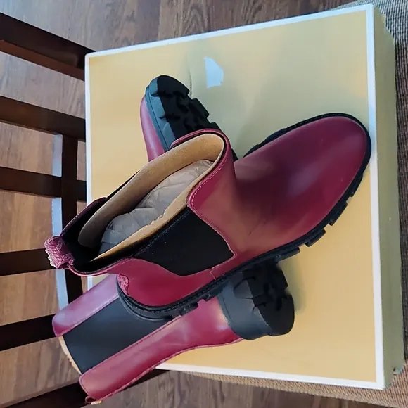 Michael Kors Ridley Chelsea boots-NEW