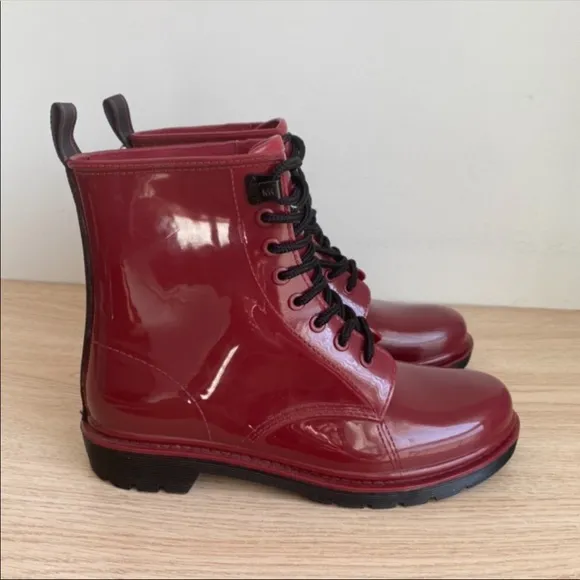 Michael Kors Tavie Rainbootie Burgandy Women- Size 9