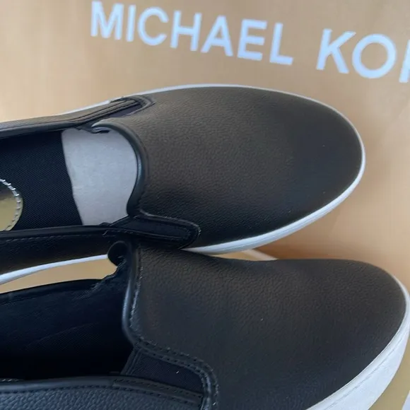 Michael Kors TEDDI SLIP ONTUMBLED FAUX LTHR49T2TEFP1LBlack Platform Sneakers