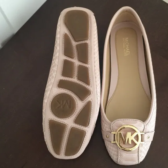 MICHAEL KORS Women's Shoes 6.5M Gold Logo Leather Flats Soft Pink Snake Skin