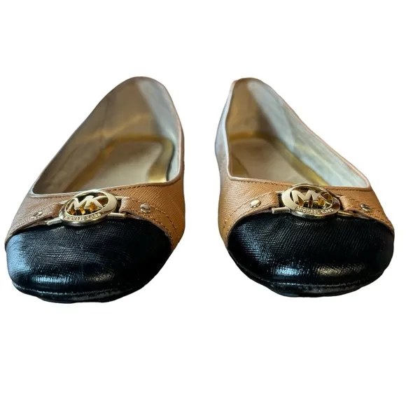 Michael Michael Kors Size 7.5 Black/Camel Driving Loafers Flats Gold Medallion