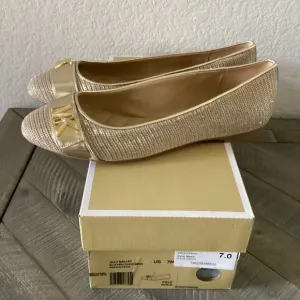 MICHAEL MICHAEL KORS Women's Jilly Round Toe Ballet Flats