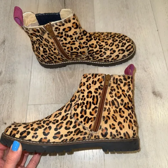 Mini Boden leather Chelsea boots size big kids 4