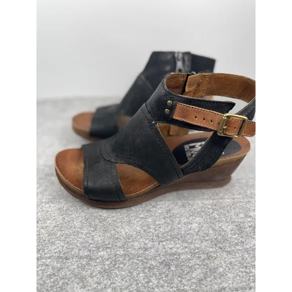 Miz MOOZ Cork Leather Wedge Black Adjustable Sandals, Minimalist, Classic, zip
