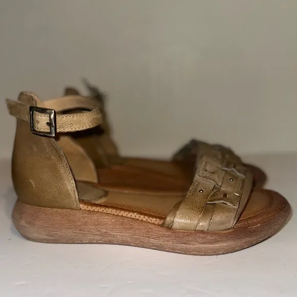 Miz Mooz | Indra Sandal in Tan Euro size 41