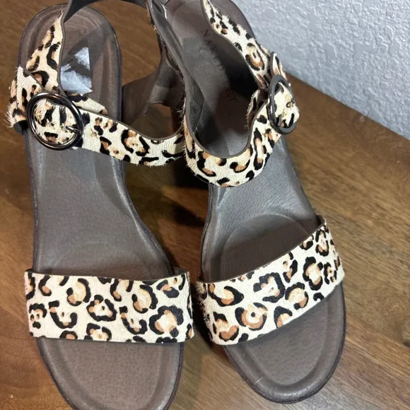 Naked Feet Leopard Print Platform Sandals Ankle Strap Heels Brown Size 10M