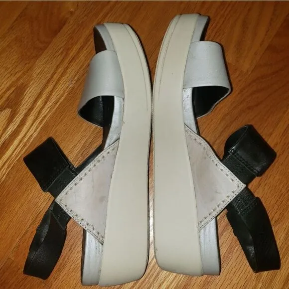 Naked feet Bohmm Sandals