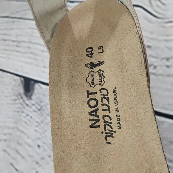 Naot Pixie Women's Gold/Tan Leather Ankle Strap Sandals Size 40 (9)