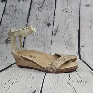 Naot Pixie Women's Gold/Tan Leather Ankle Strap Sandals Size 40 (9)