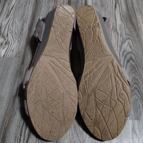 NAOT Wand Tan Wedge Sandals Women's Size 9