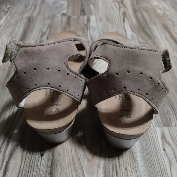 NAOT Wand Tan Wedge Sandals Women's Size 9