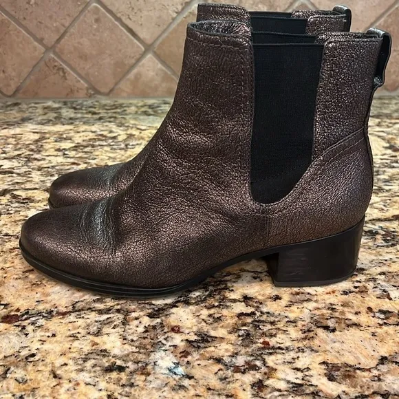 Naturalizer Dallas Bronze Metallic Chelsea Boots Size 9.5