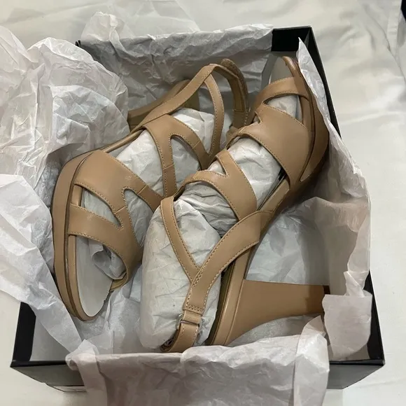 Naturalizer Dianna Smooth Taupe Strap Sandals
