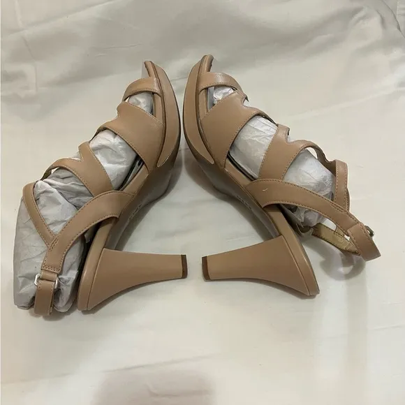 Naturalizer Dianna Smooth Taupe Strap Sandals