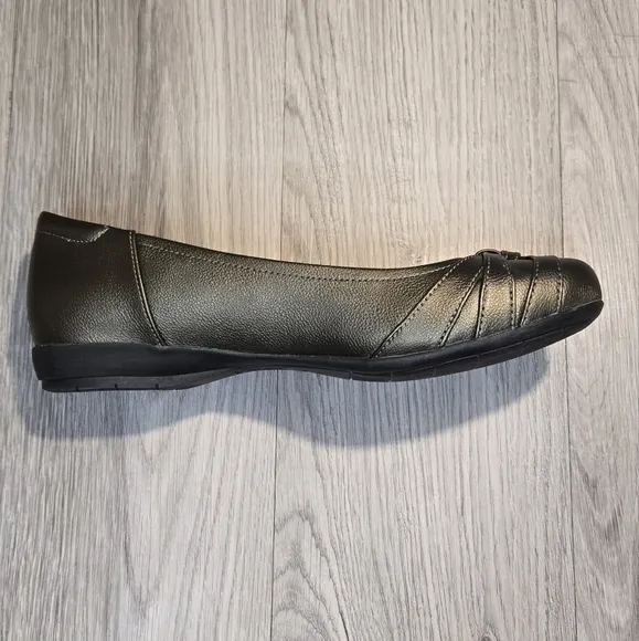 Naturalizer Soul Gift Comfort Flats Gray Nickel Slip-On Size 10 NIB Padded Sole