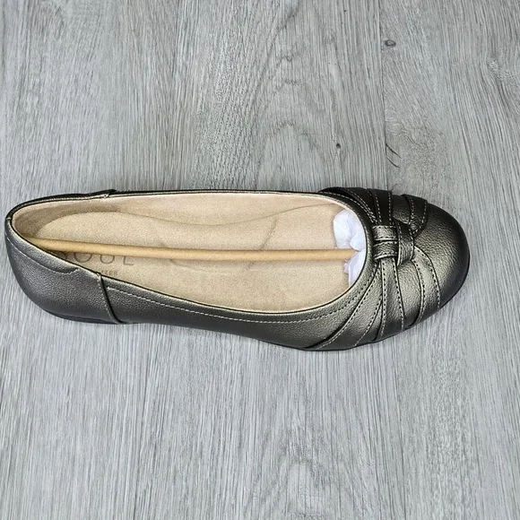 Naturalizer Soul Gift Comfort Flats Gray Nickel Slip-On Size 10 NIB Padded Sole