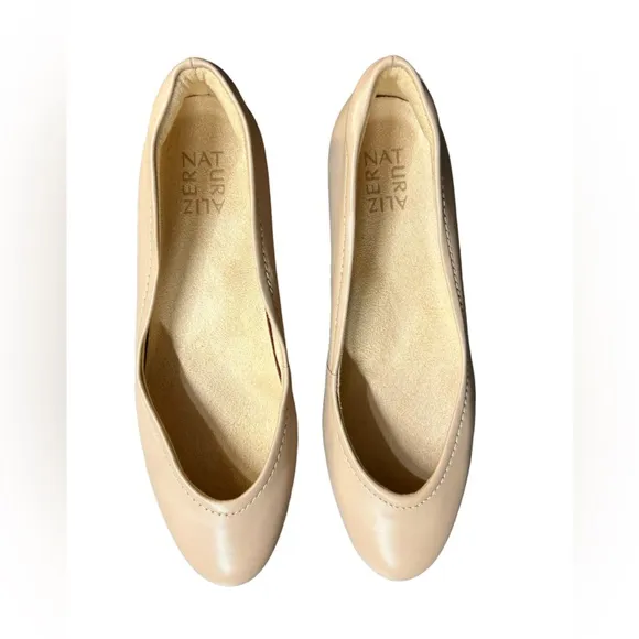 NATURALIZER womens creme brulee VIVIENNE size 8.5W slip on flats NWOB