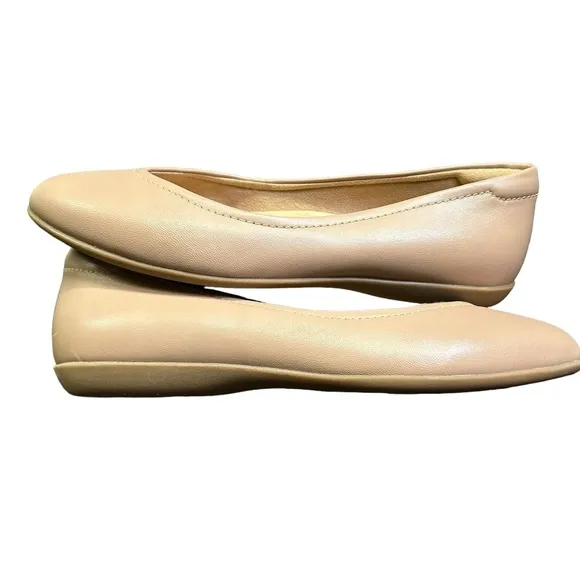NATURALIZER womens creme brulee VIVIENNE size 8.5W slip on flats NWOB