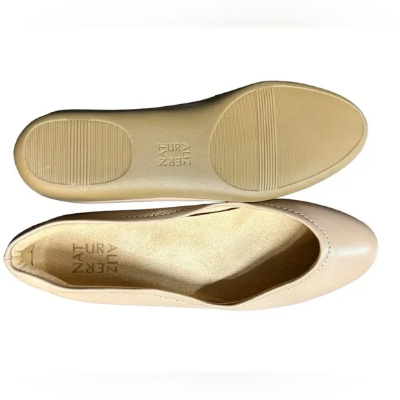 NATURALIZER womens creme brulee VIVIENNE size 8.5W slip on flats NWOB