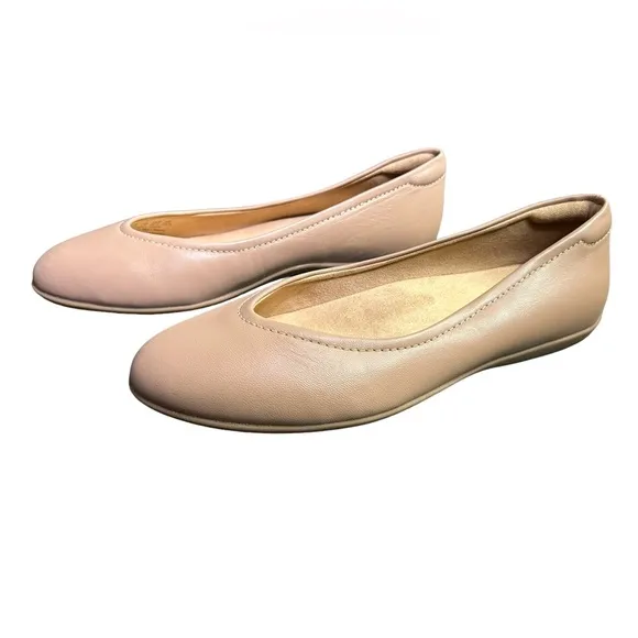 NATURALIZER womens creme brulee VIVIENNE size 8.5W slip on flats NWOB
