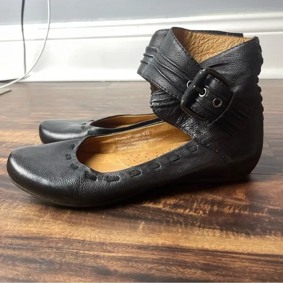 Naya Women's 'Fauna' Ankle-strap Flats Sz 4M