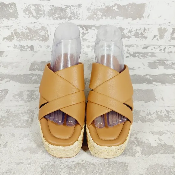 New Andre Assous Calesa Leather Slip-On Flatform Sandals B395