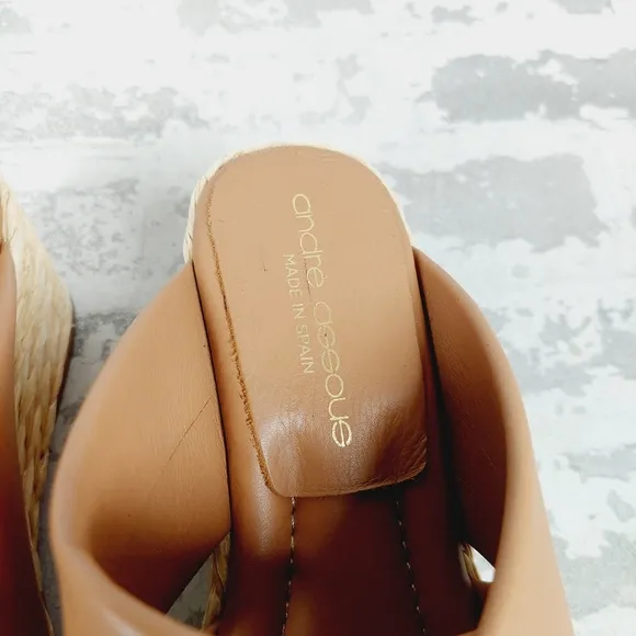 New Andre Assous Calesa Leather Slip-On Flatform Sandals B395